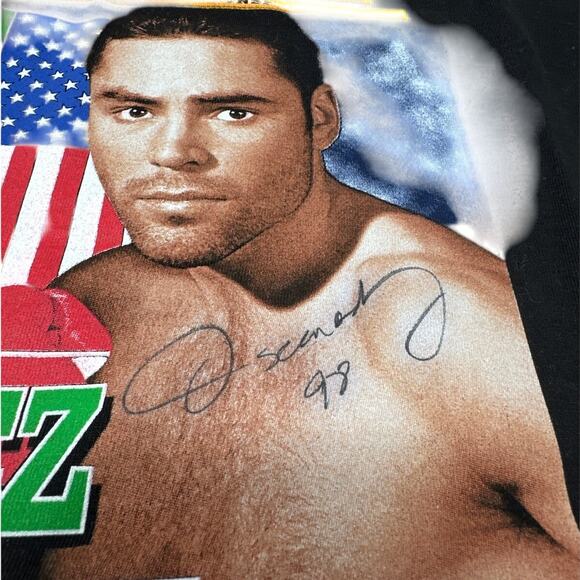 Ultimate Glory Chavez vs Oscar De La Hoya 1996 Signed Large Shirt - Picture 3 of 6